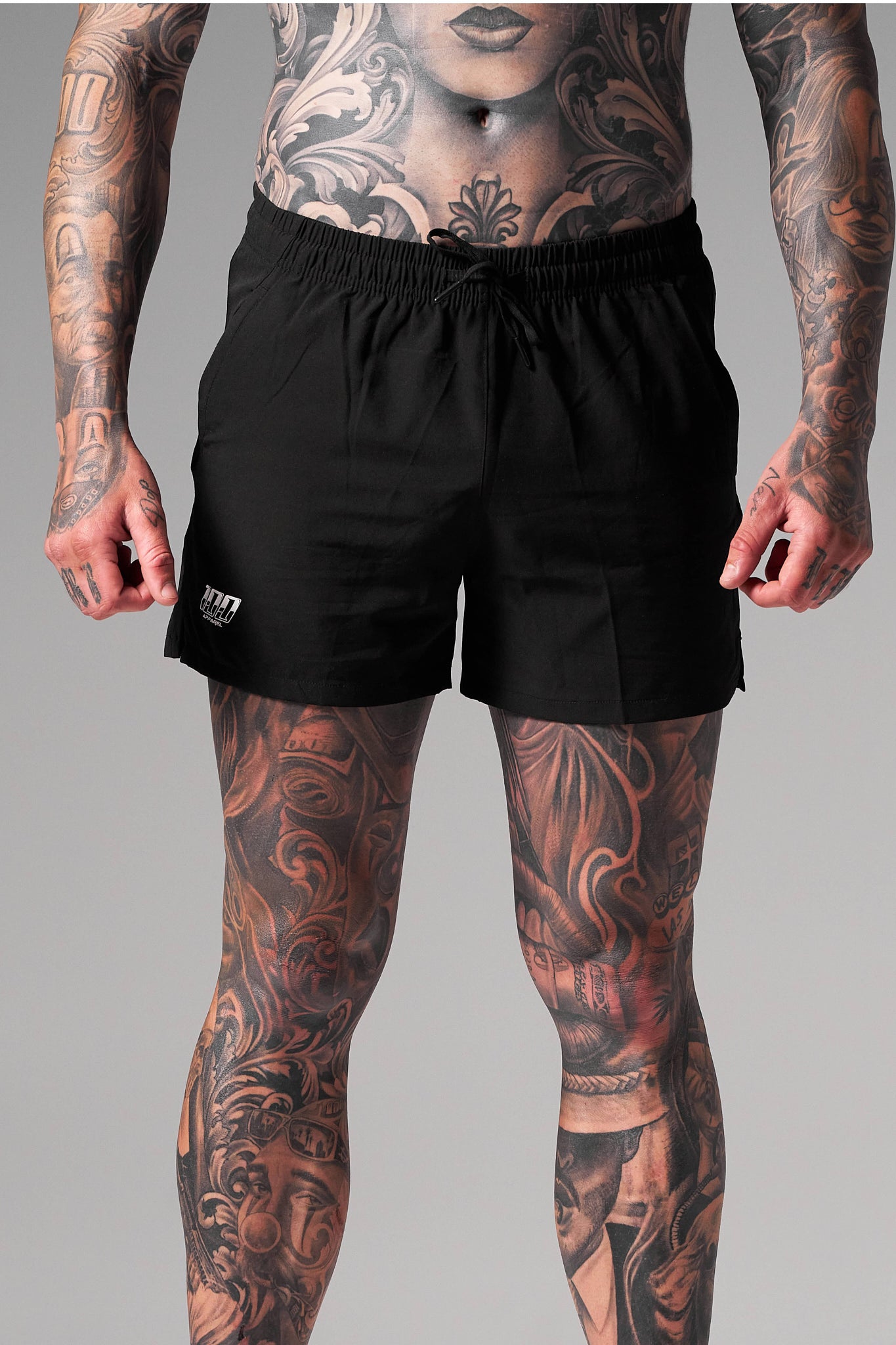 100 Shorts - black