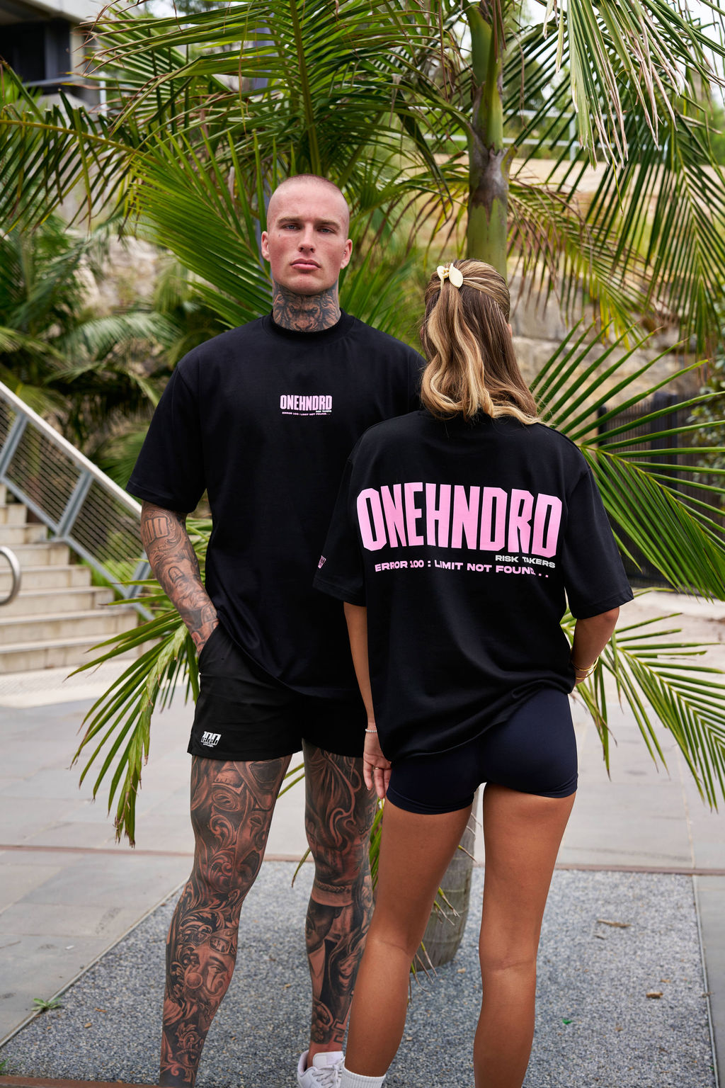 ONEHNDRD Risk Takers oversized tee black unisex 